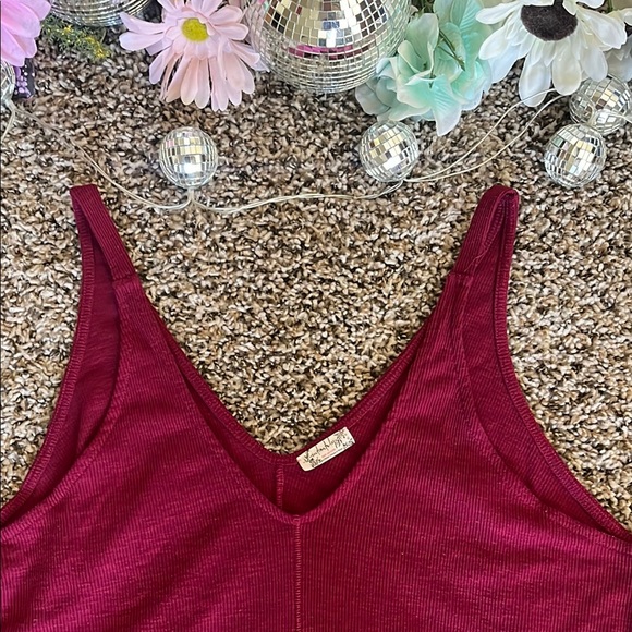 Women's Burgundy Sleeveless Top - Picture 3 of 10